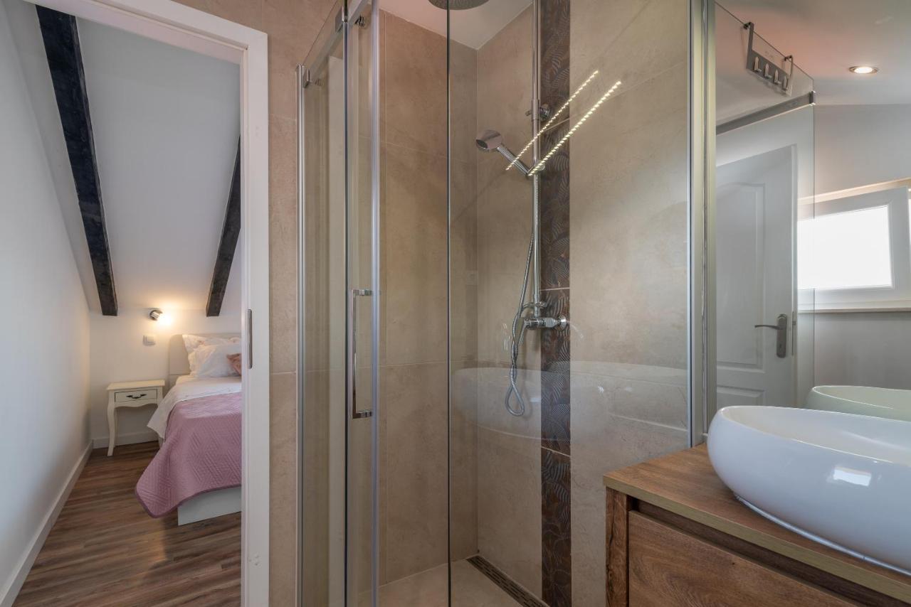 Apartments Dobrila Kaštel Novi Esterno foto