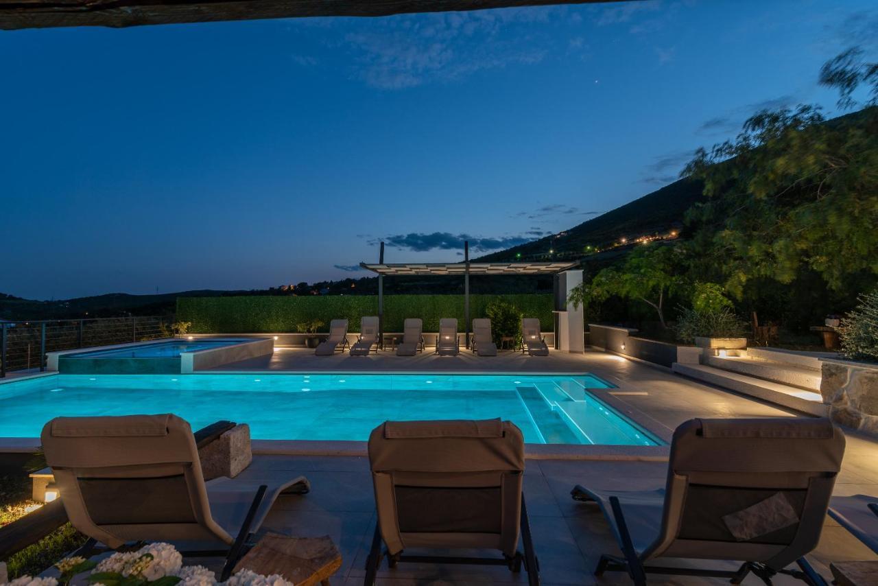 Apartments Dobrila Kaštel Novi Esterno foto